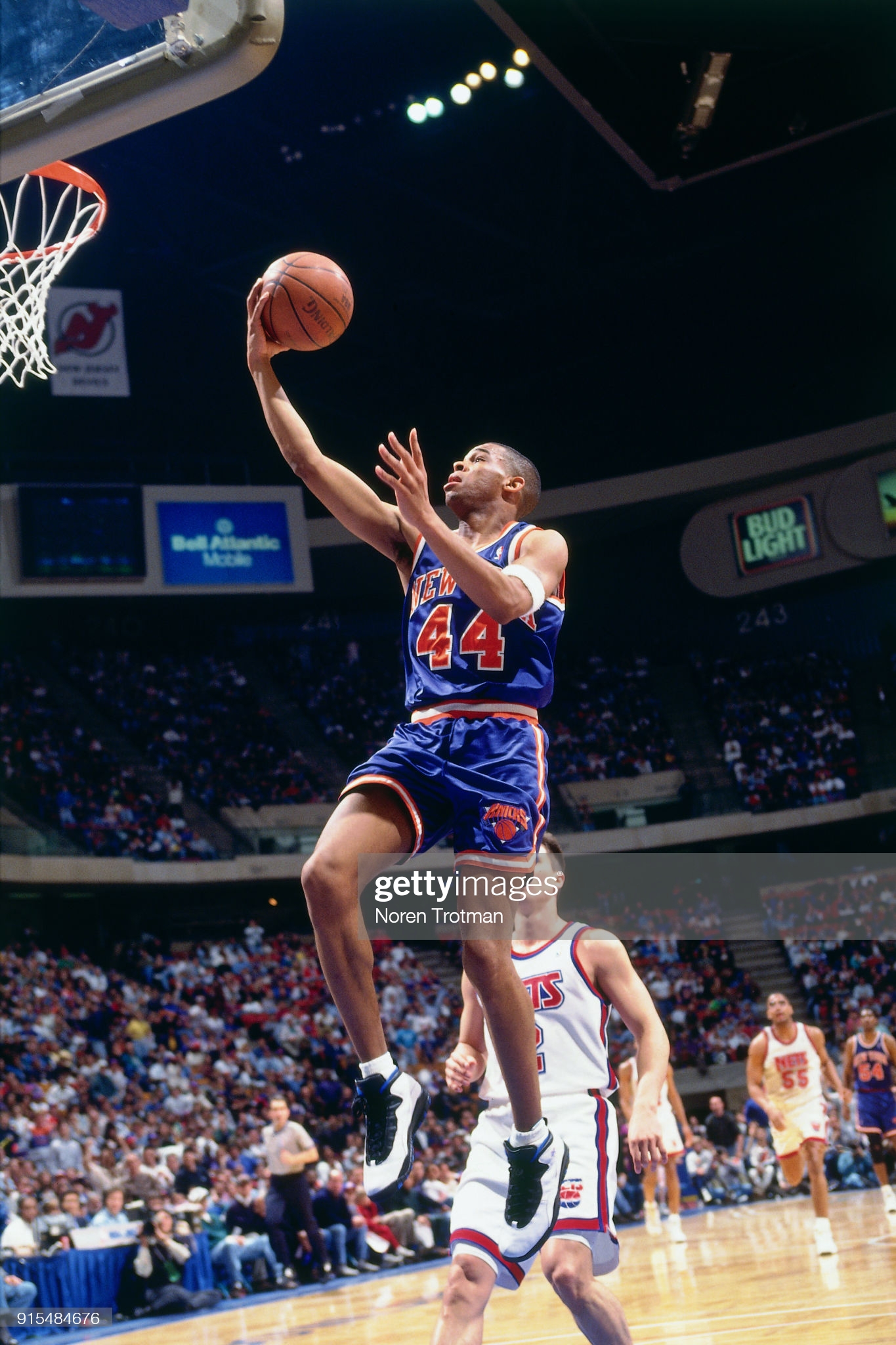 Hubert Davis wearing the AJ10 "New York City" against the Nets on 4/2/1995 from Norem Trotman