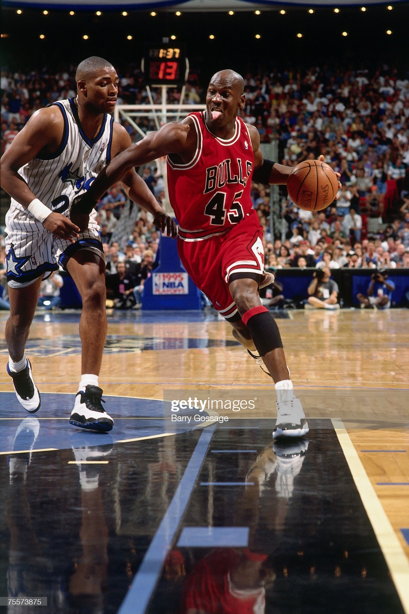 Nick Anderson wearing AJ10 'Orlandos' against the Bulls on 12/7/1995 from Barry Gossage/Getty